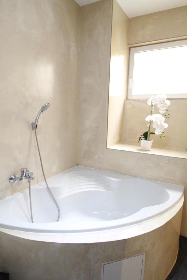 Private Quad Bedroom With Bathroom Rf3 Вена Экстерьер фото