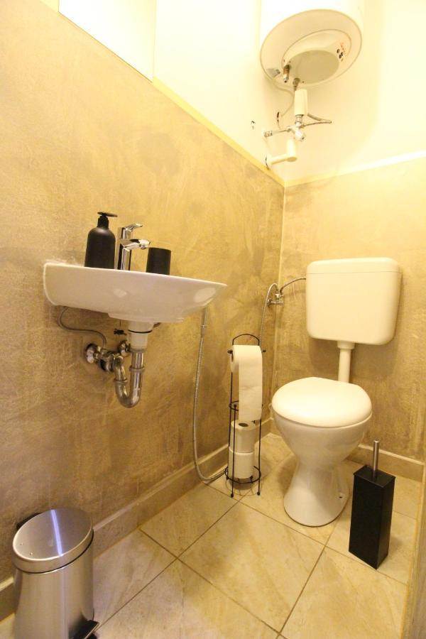 Private Quad Bedroom With Bathroom Rf3 Вена Экстерьер фото